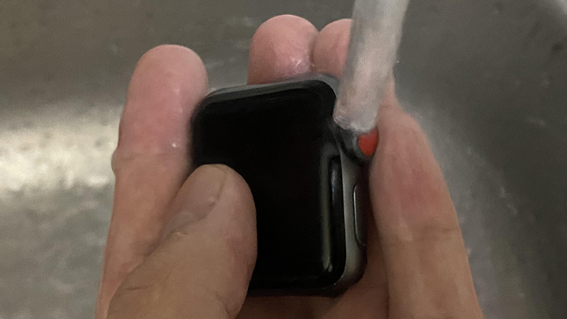 Cách vệ sinh Apple Watch