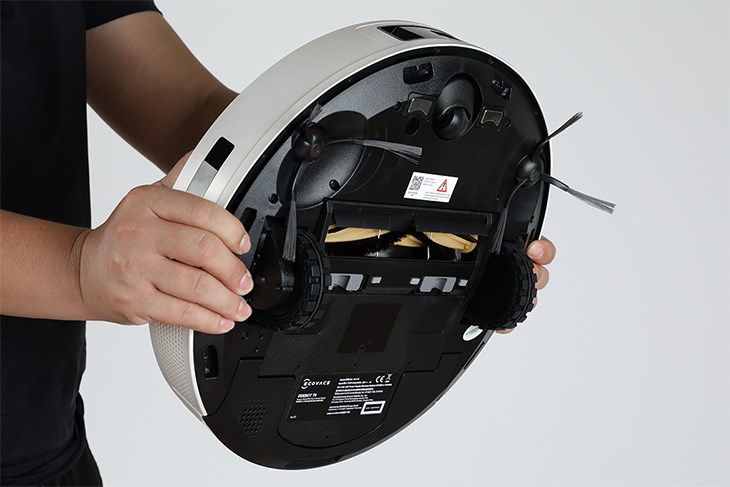 sử dụng robot hút bụi deebot